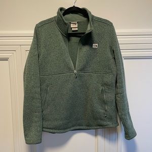 North face 1/4 zip crescent